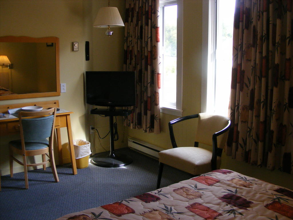 Hotel Motel Bon Accueil Riviere-la-Madeleine Экстерьер фото