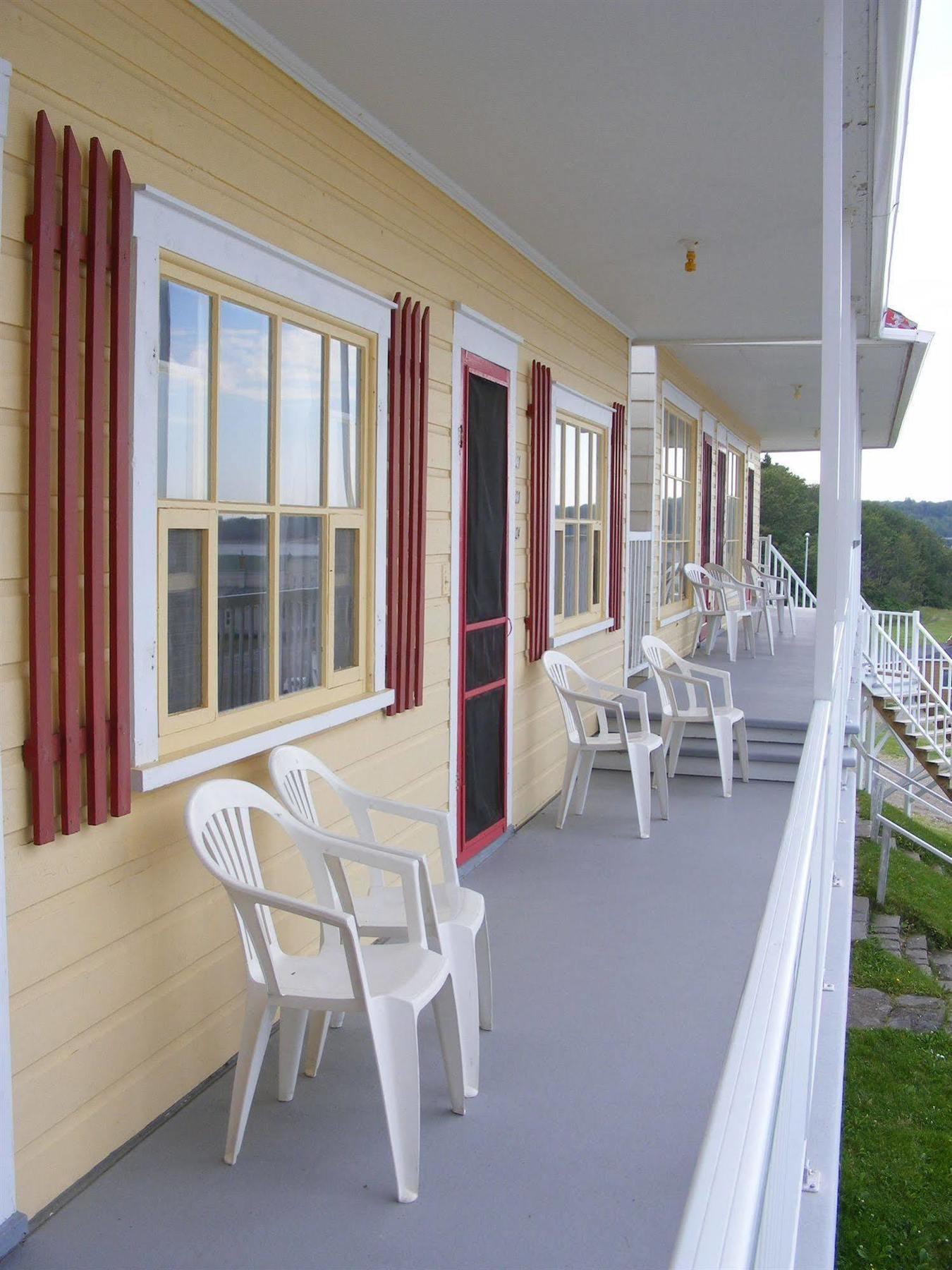 Hotel Motel Bon Accueil Riviere-la-Madeleine Экстерьер фото